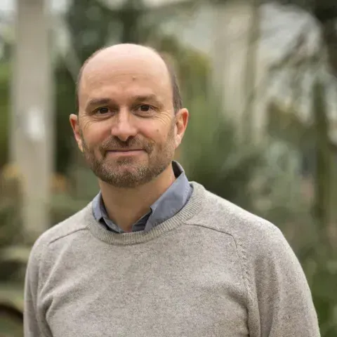 Dr Aaron Davis